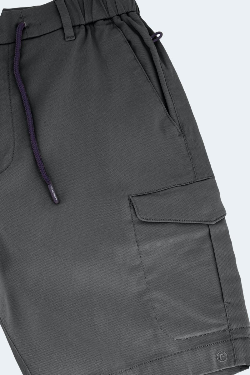 Close-up of Volcans * The Aussies dark grey Frankster men's shorts made of premium cargo fabric with pockets and drawstring waistband